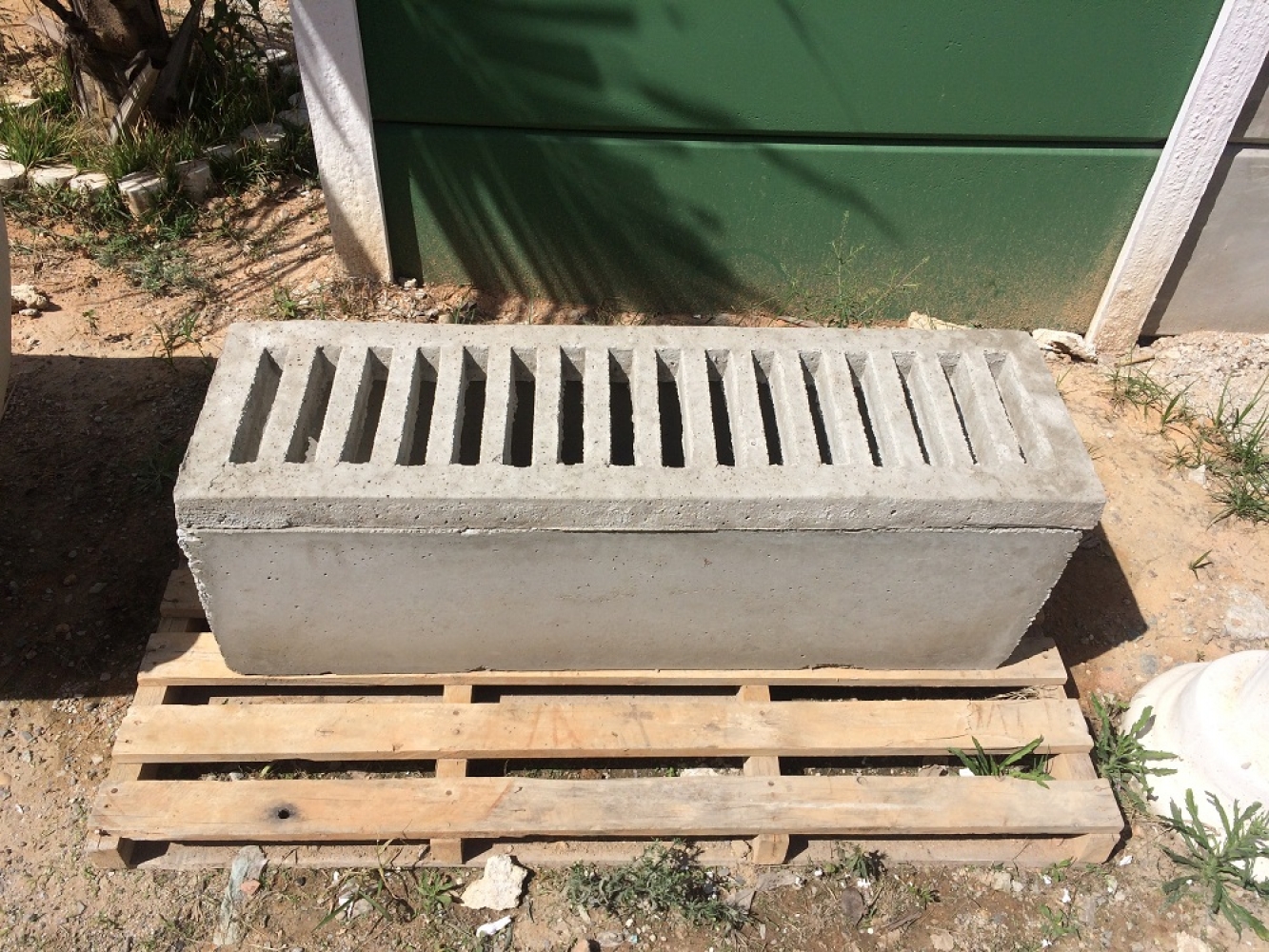 Canaletas e grelhas em concreto