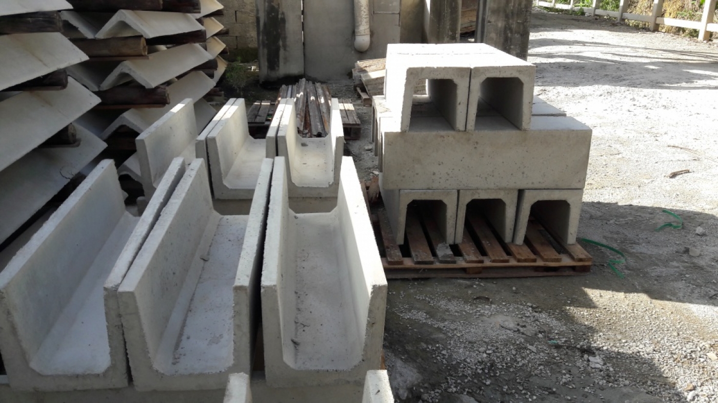 Canaletas e grelhas em concreto