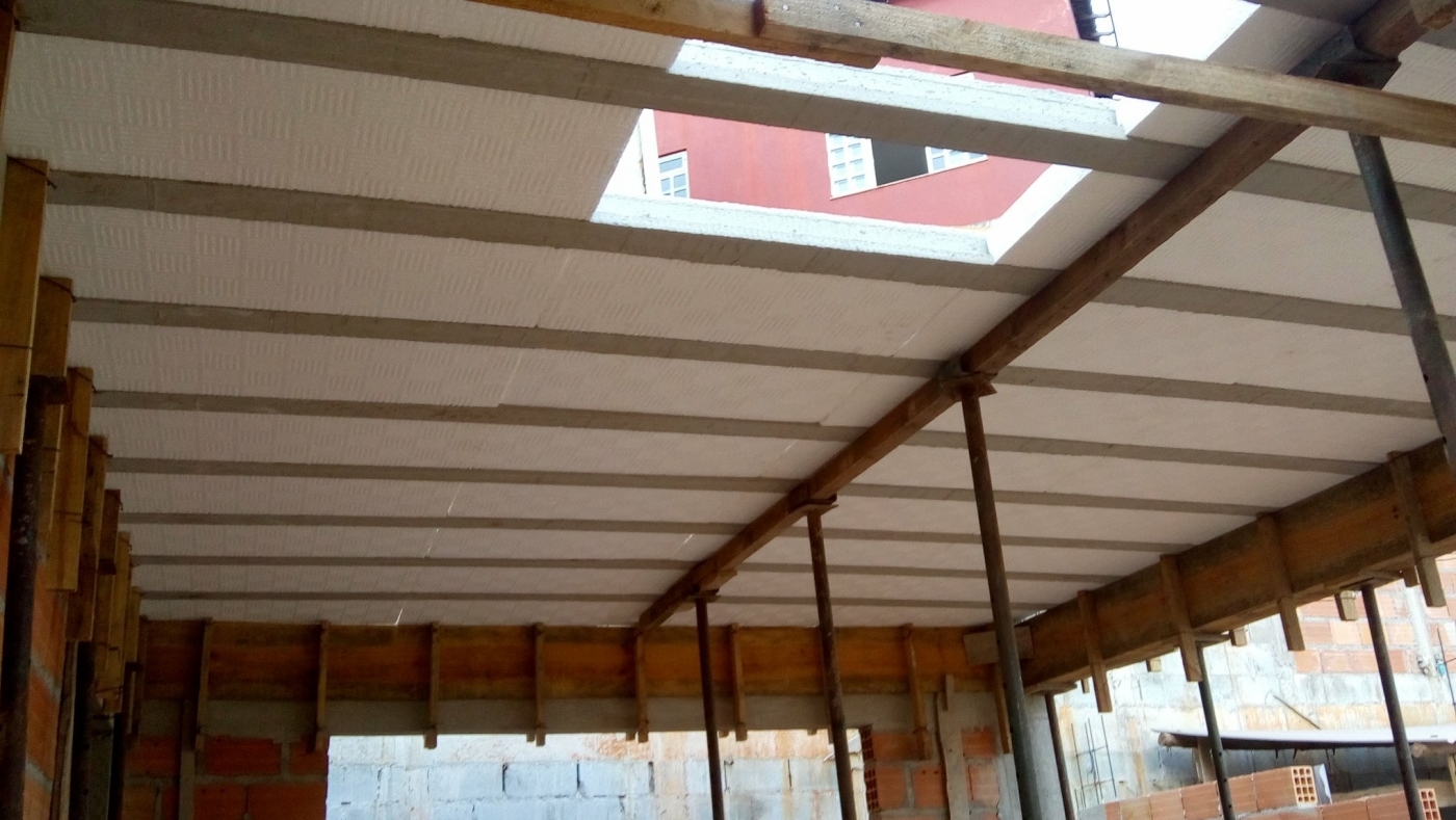 Laje protendida em obra